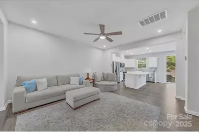 11310 Bartrams Way, Charlotte, NC 28278 - Photo 9