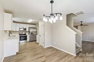 1421 Braveheart Ln, Charlotte, NC 28216 - Photo 5