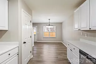 1421 Braveheart Ln, Charlotte, NC 28216 - Photo 7