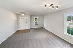 152 Farm Springs Dr, Mount Holly, NC 28120 - Photo 3