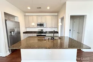 546 Oakland Ave, Charlotte, NC 28204 - Photo 1