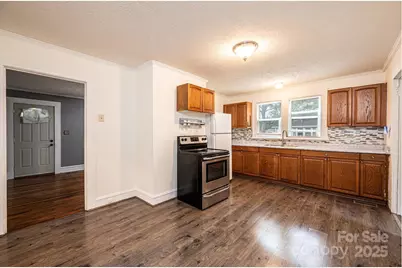 504 N Spring Avenue, Newton, NC 28658 - Photo 21