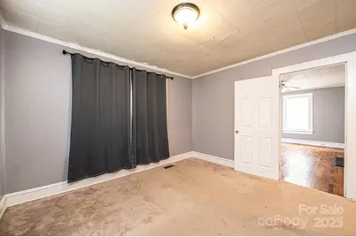 504 N Spring Avenue, Newton, NC 28658 - Photo 33