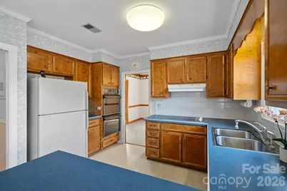 1001 Thistle Court, Charlotte, NC 28211 - Photo 7