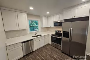 3121 Revolution Pk Dr, Charlotte, NC 28217 - Photo 9