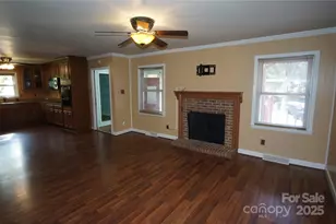 6201 Eagle Peak Dr, Charlotte, NC 28214 - Photo 5