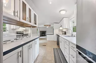 4805 Mountain View Ln, Maiden, NC 28650 - Photo 5