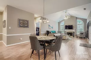 8406 Highland Glen Dr, Charlotte, NC 28269 - Photo 3