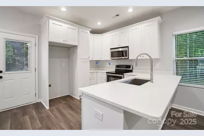 5145 Grafton Drive, Charlotte, NC 28215 - Photo 7