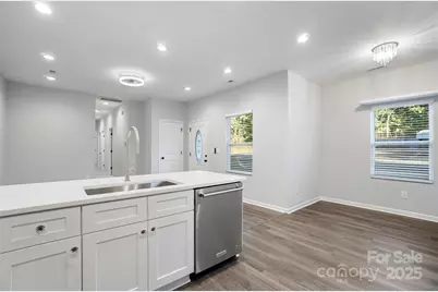 5145 Grafton Drive, Charlotte, NC 28215 - Photo 9