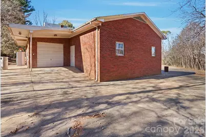 2534 44th Avenue NE, Hickory, NC 28601 - Photo 13