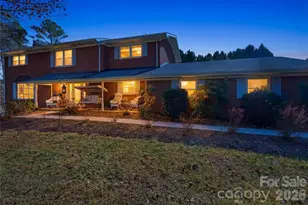 2534 44th Ave NE, Hickory, NC 28601 - Photo 1