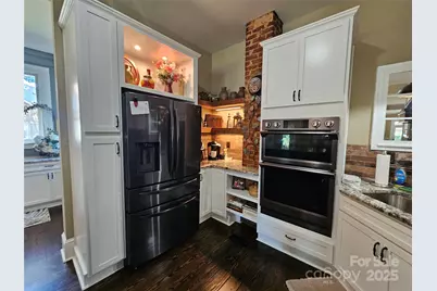 355 S College Avenue, Newton, NC 28658 - Photo 21