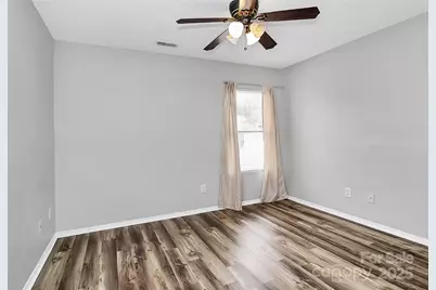 8436 Redding Glen Avenue, Charlotte, NC 28216 - Photo 15