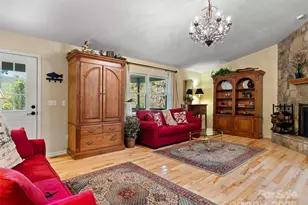 296 Ivy Ridge Cir, Sylva, NC 28779 - Photo 3