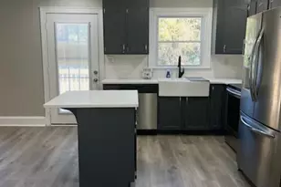 702 Woods Dr, Statesville, NC 28677 - Photo 5