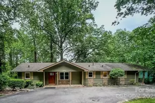 501 Fairway Dr, Hendersonville, NC 28739 - Photo 3