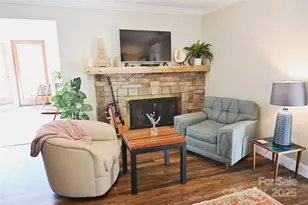 501 Fairway Dr, Hendersonville, NC 28739 - Photo 7