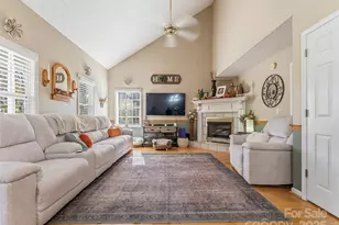 3128 N Primrose Dr, Hendersonville, NC 28792 - Photo 7