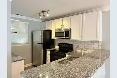 1218 Green Oaks Lane #J, Charlotte, NC 28205 - Photo 7