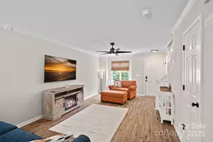 5415 Kimmerly Woods Dr, Charlotte, NC 28215 - Photo 3