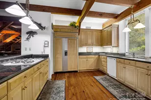 1360 Skunk Hollow Rd, Campobello, SC 29322 - Photo 3