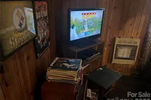 2618 Roslyn Ave, Charlotte, NC 28208 - Photo 9