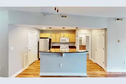 718 W Trade Street #809, Charlotte, NC 28202 - Photo 3