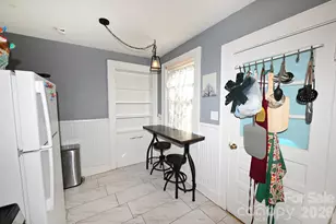 614 S Ashe Ave, Newton, NC 28658 - Photo 9