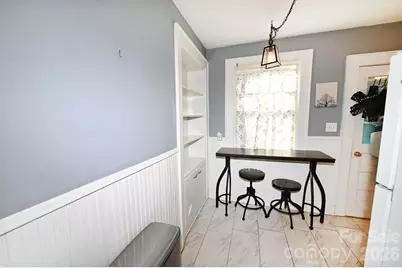 614 S Ashe Avenue, Newton, NC 28658 - Photo 7