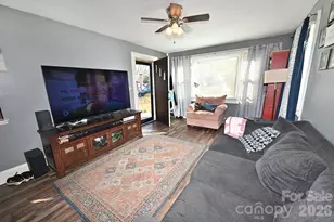 614 S Ashe Ave, Newton, NC 28658 - Photo 3