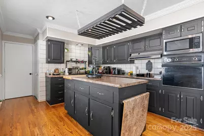 2596 Sweetbriar Circle, Lenoir, NC 28645 - Photo 9