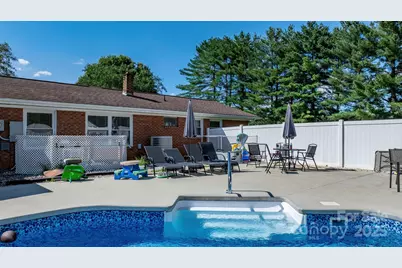 2596 Sweetbriar Circle, Lenoir, NC 28645 - Photo 35