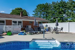 2596 Sweetbriar Cir, Lenoir, NC 28645 - Photo 35