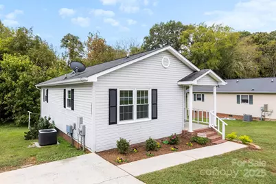 216 E Alabama Avenue, Bessemer City, NC 28016 - Photo 3