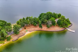 2090 Calloway Pines Dr, Tega Cay, SC 29708 - Photo 3