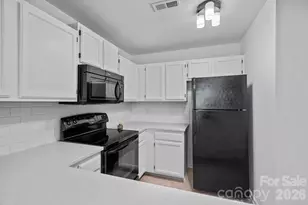 3302 Selwyn Farms Ln, Charlotte, NC 28209 - Photo 13