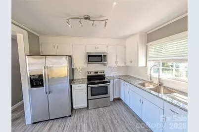 102 Central Avenue, Bessemer City, NC 28016 - Photo 5