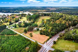 1116 W Lewis Ferry Rd, Statesville, NC 28677 - Photo 35