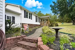 1116 W Lewis Ferry Rd, Statesville, NC 28677 - Photo 5