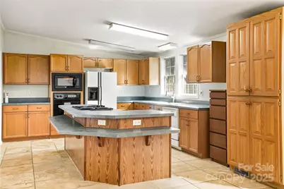 1116 W Lewis Ferry Road, Statesville, NC 28677 - Photo 9