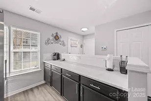 16865 Timber Crossing Rd, Charlotte, NC 28213 - Photo 5