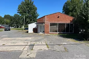 1836 Oakdale Rd, Charlotte, NC 28216 - Photo 1