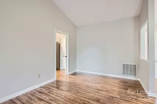 7201 Canyon Dr, Charlotte, NC 28262 - Photo 9