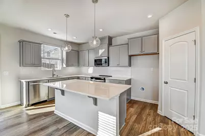 6144 Vasey Street, Charlotte, NC 28269 - Photo 3