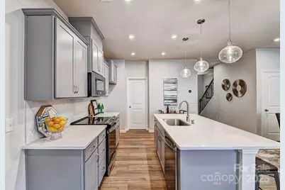 6132 Vasey Street, Charlotte, NC 28269 - Photo 5