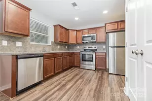 2617 Riley Woods Ln, Charlotte, NC 28269 - Photo 7