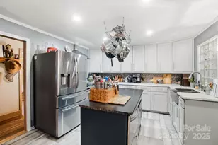 554 Loray Farm Rd, Dallas, NC 28034 - Photo 9