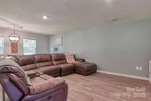 1281 Twin Bridge Rd, Gaffney, SC 29341 - Photo 5