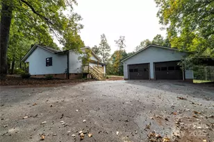 1210 29th Ave Dr NE, Hickory, NC 28601 - Photo 5